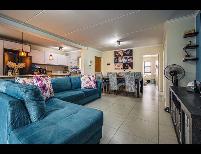 3 BEDROOM APARTMENT FOR SALE IN MODDERFONTEIN